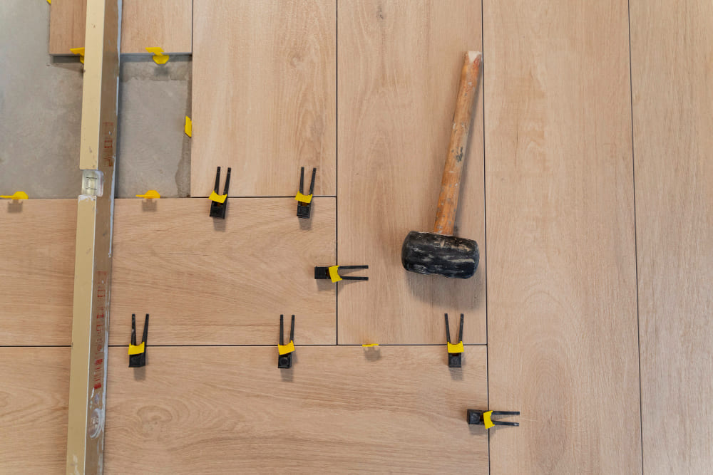 Pose de parquet flottant ou contrecollé à Le Grand Lemps, Voiron ou Saint-Étienne-de-Saint-Geoirs