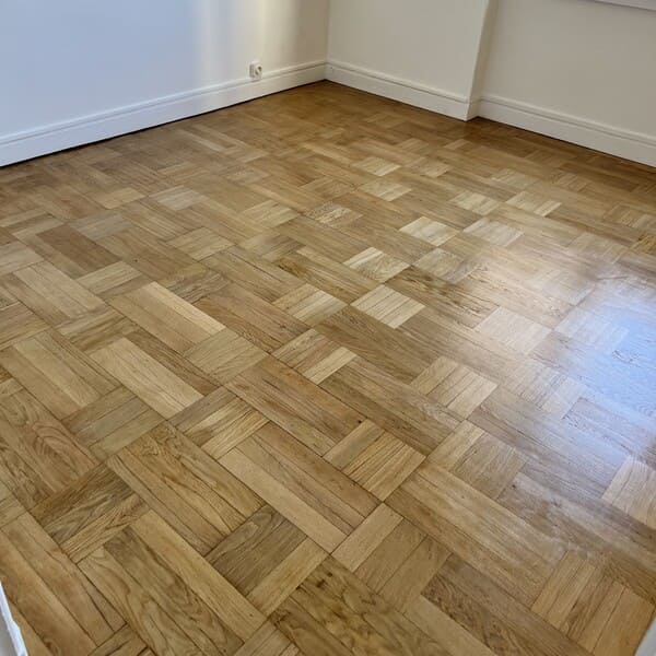Pose de parquet neuf dans une maison à Le Grand Lemps, Voiron ou Saint-Étienne-de-Saint-Geoirs